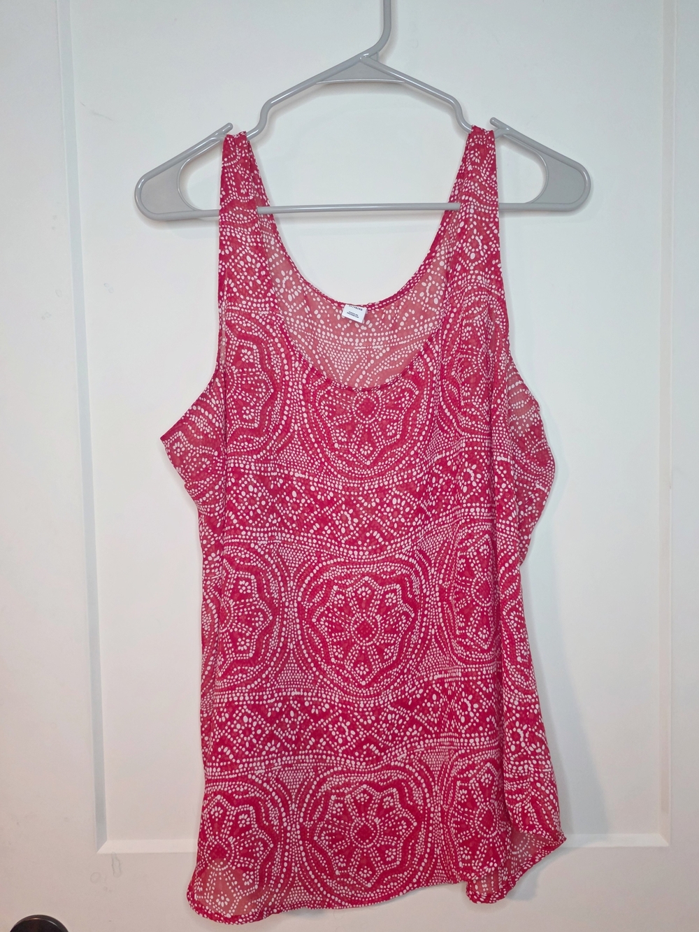 Old Navy - Red and White Geometric Scoop Neck Tank